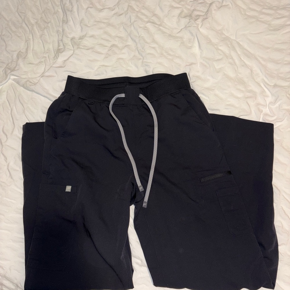 Women’s Fabletics Black Cargo Scrub Pant